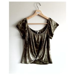 ▪︎Charlotte Russe▪︎Tie-Dye Crop Top